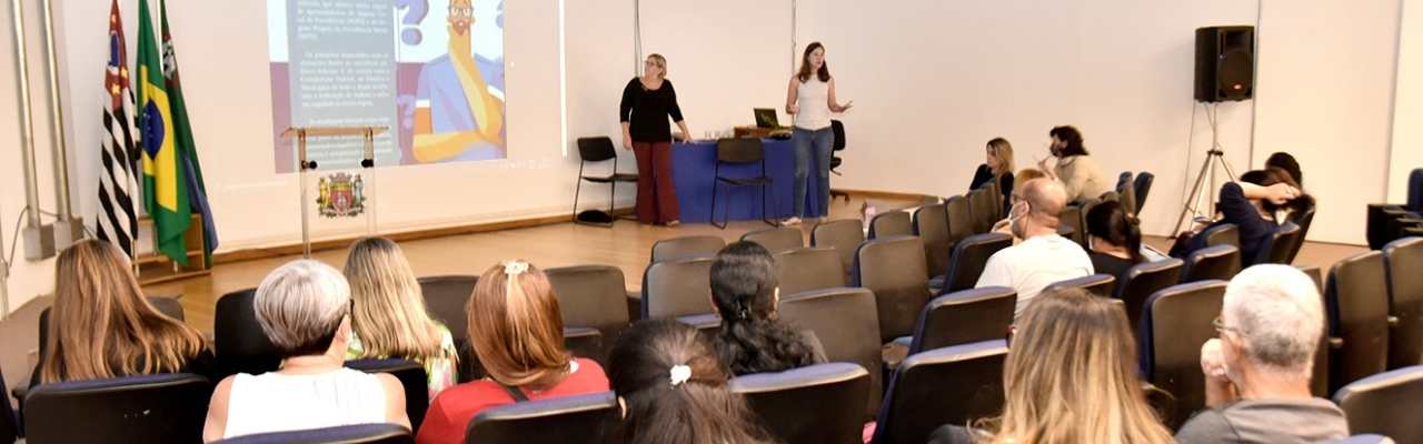 Equipe do IPREJUN apresenta novas regras da Previdência a professores da rede municipal   