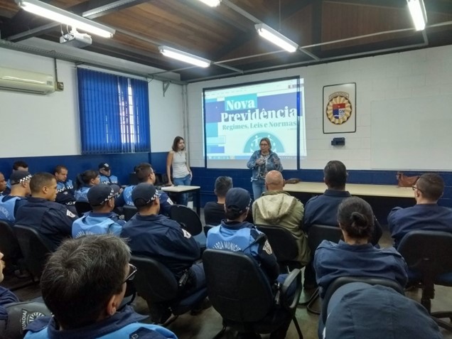 Servidores da Guarda Municipal de Jundiaí participam de palestra com a equipe IPREJUN 