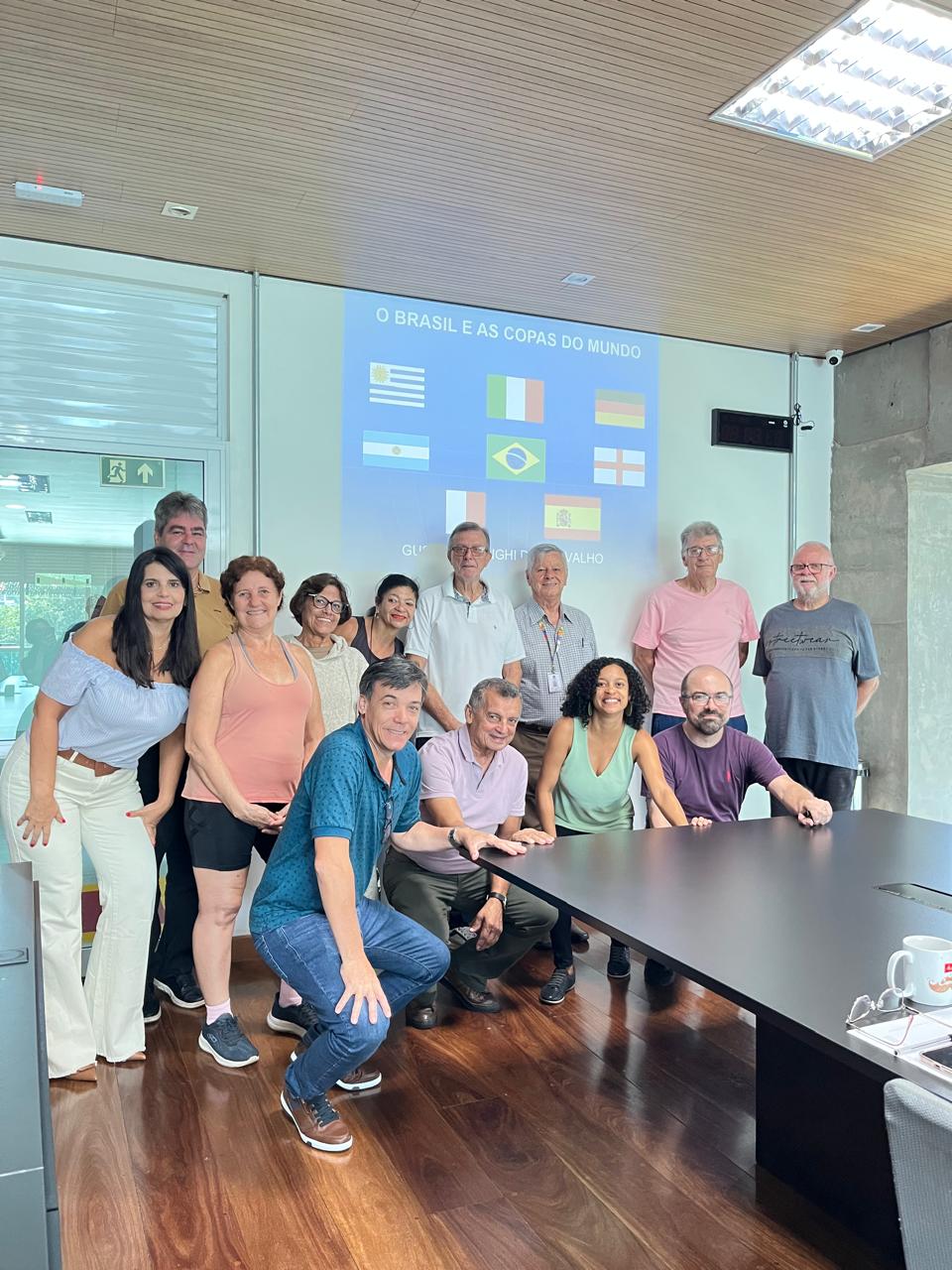 Encontro sobre a história das Copas do Mundo, com Gustavo Longhi. 